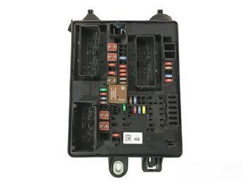Cadillac ATS 2013- Блок предохранителей FUSE & RELAY BOX 2.0T 2.5 оригинал б/у 22959736 F-CA-59736 фото