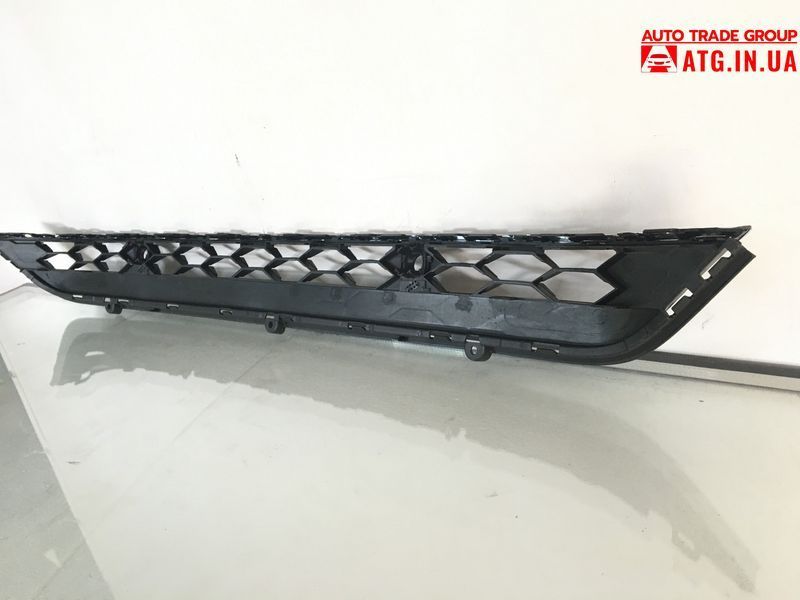 VW Tiguan 2017- Нижня решітка переднього бампера дрібна сота хром 5NA853671B9B9 VC-TI-VW-839 фото